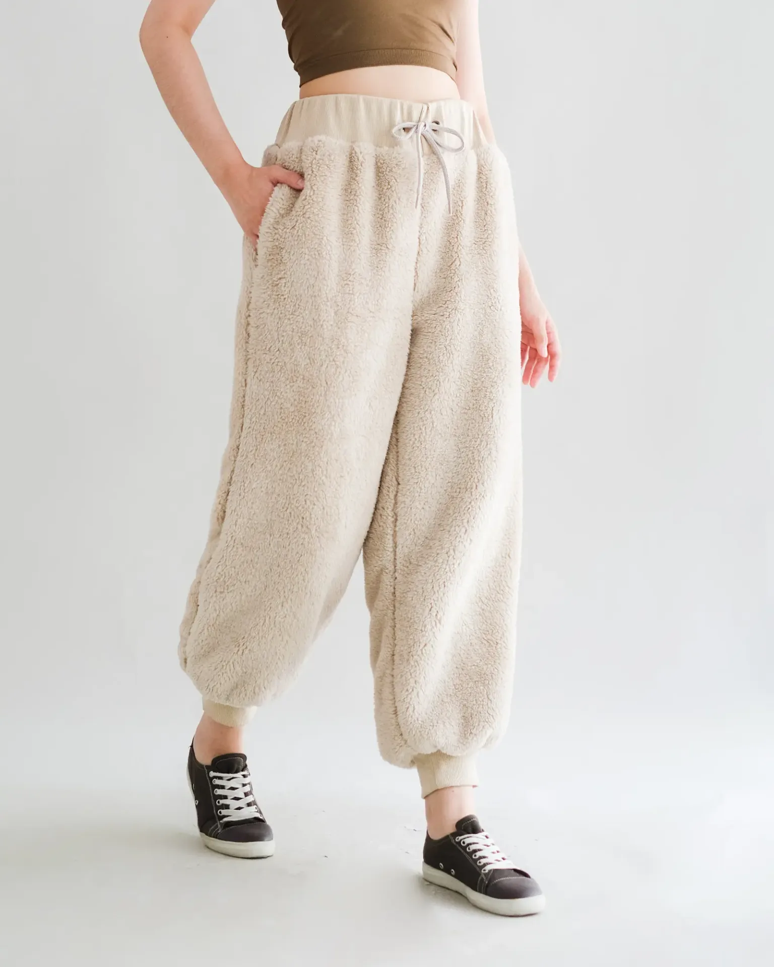 Macy Jogger Cream - Image 2