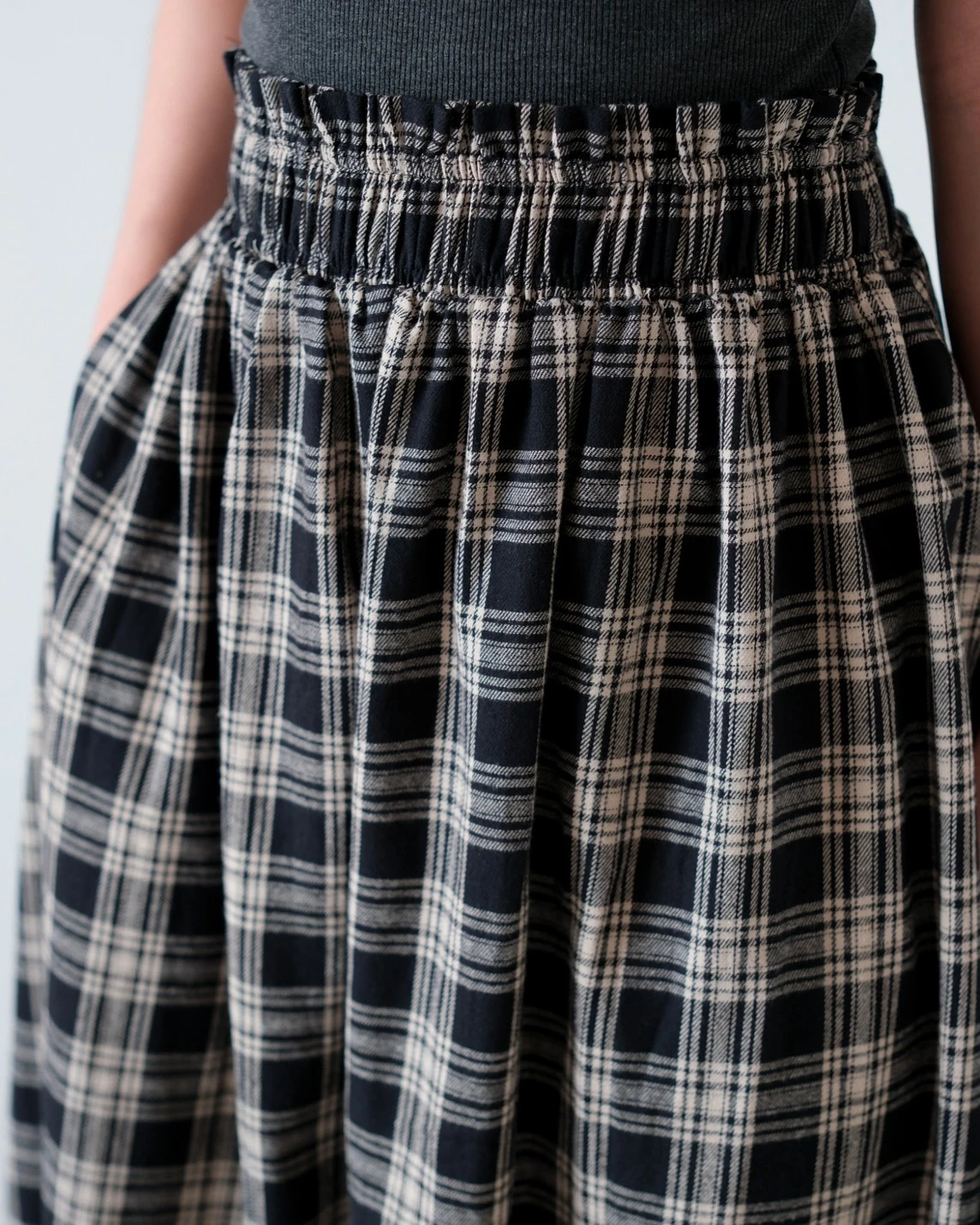 Alternative view of Ruska Plaid Skirt Kode 14308