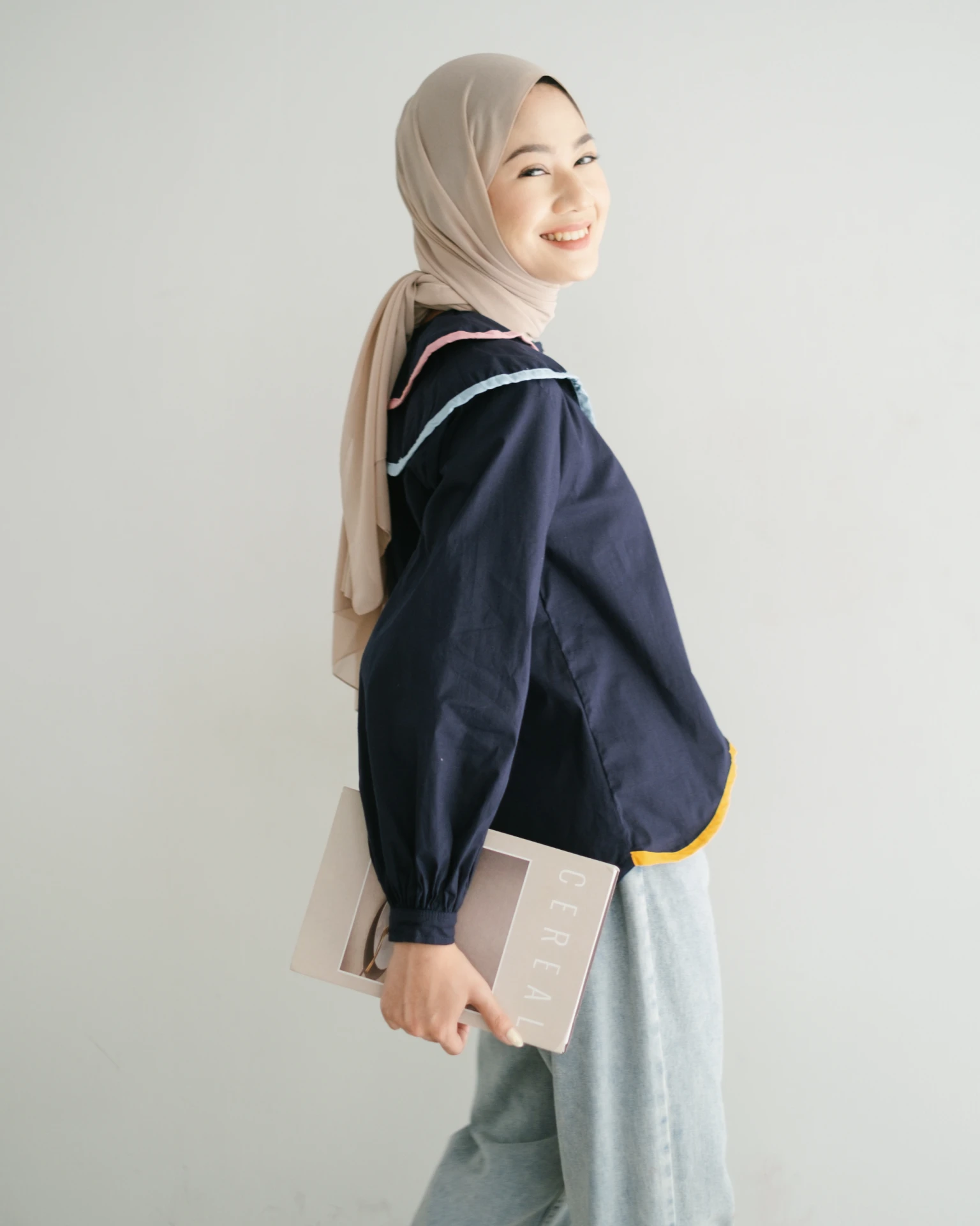 Betsy Blouse Navy - Image 3
