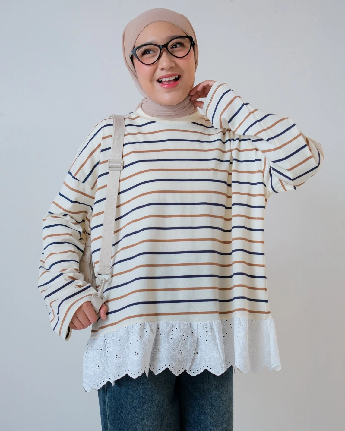 Alternative view of Ohio Longsleeve Cream Small