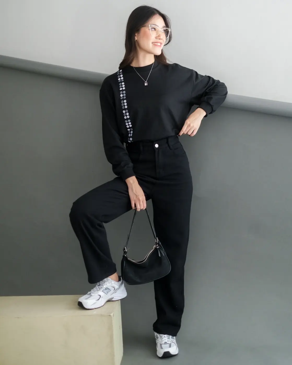 Braile Sweater Black - Image 3