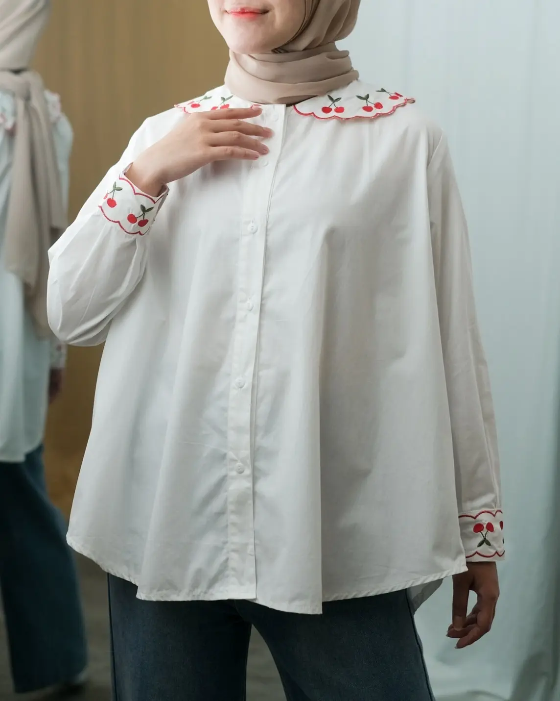 Cheryn Shirt Kode 6651 Broken White - Image 4