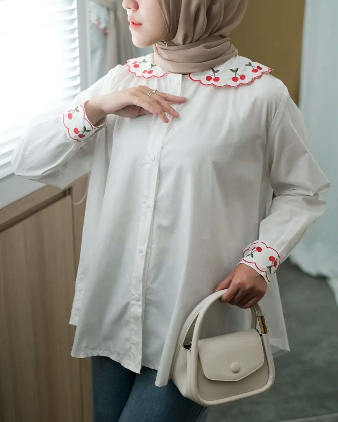 Cheryn Shirt Kode 6651 Broken White - Image 2