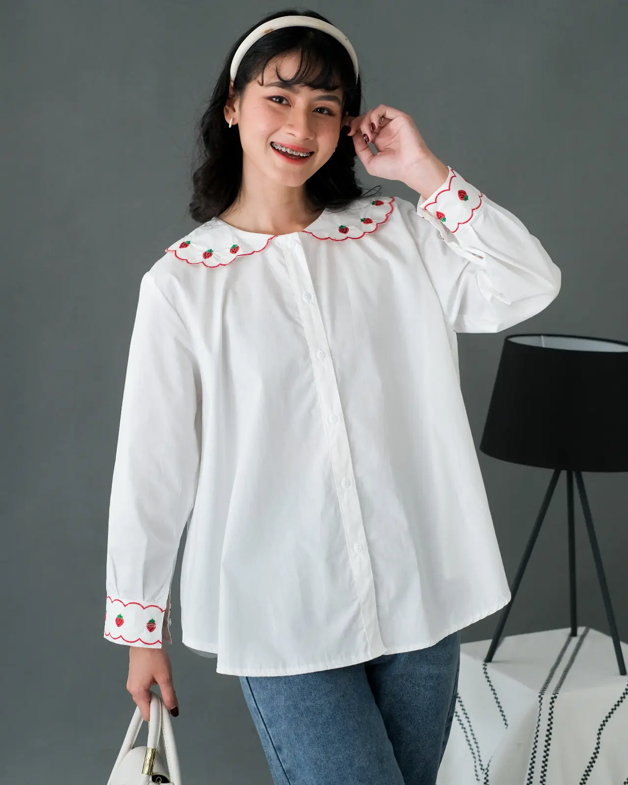 Strawberry Shirt Kode 6650 Broken White
