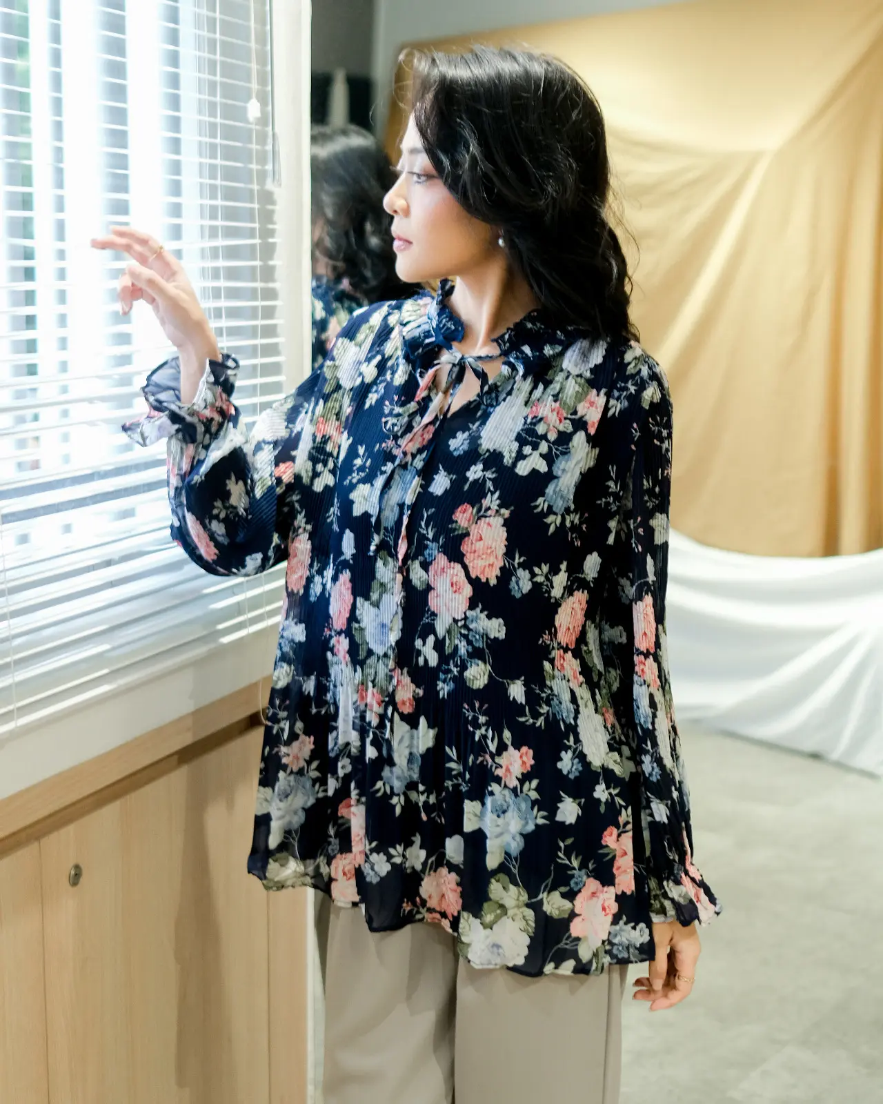 Qaisra Plisket Longsleeve Kode 213 Navy - Image 2