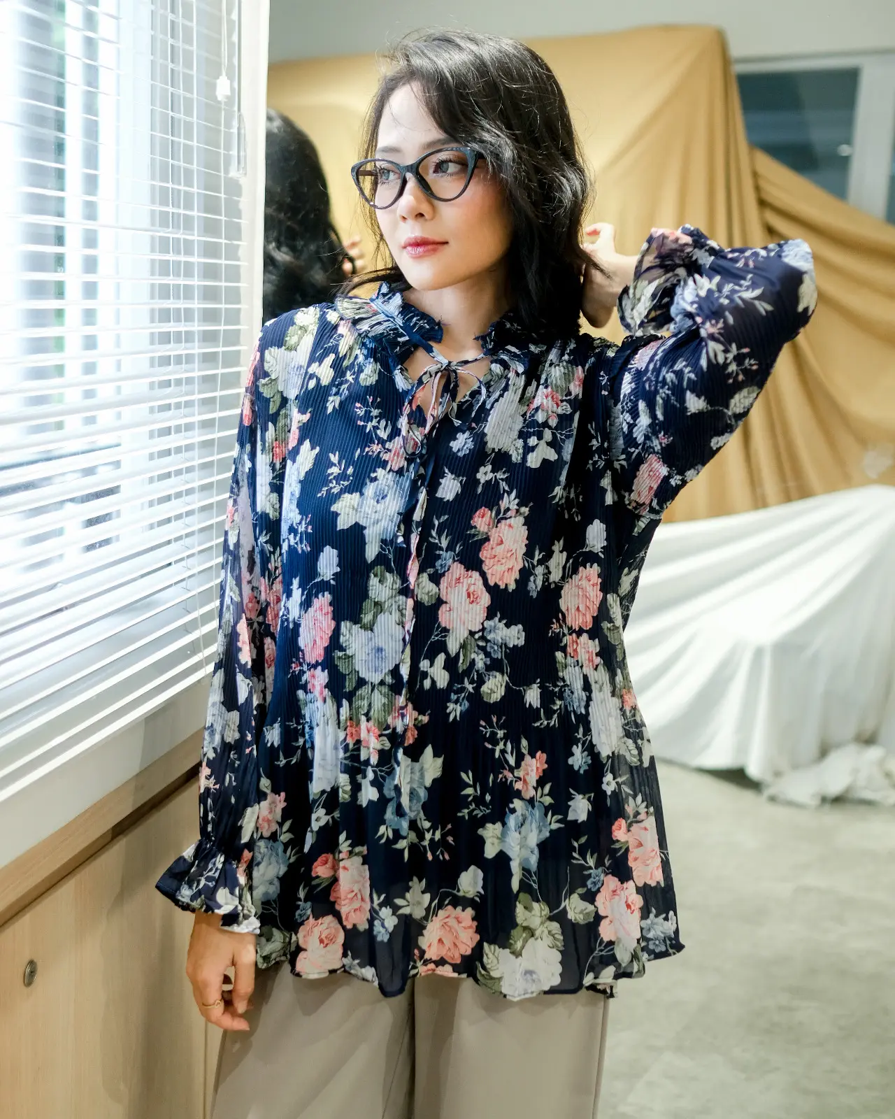 Qaisra Plisket Longsleeve Kode 213 Navy - Image 3