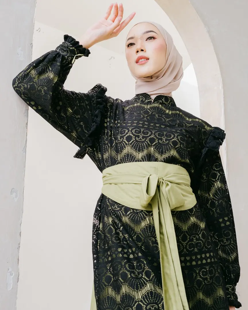 Kanisya Maxi Dress Black - Image 7