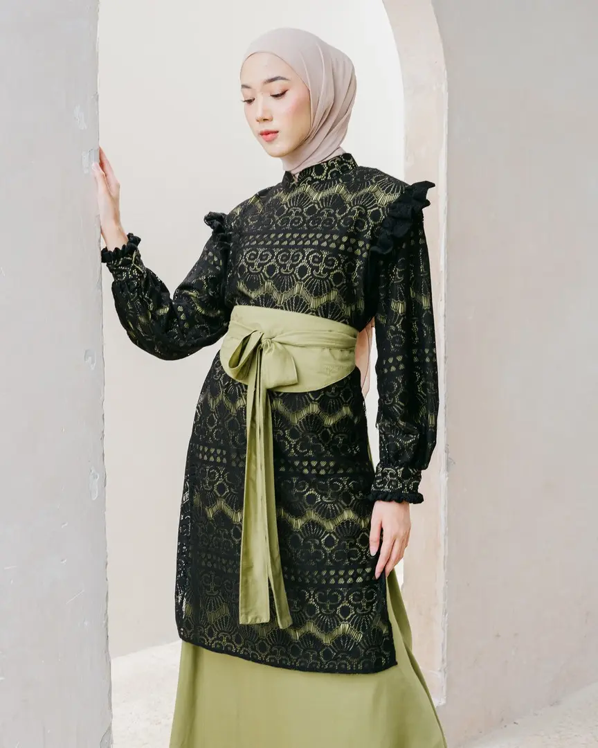 Kanisya Maxi Dress Black - Image 6