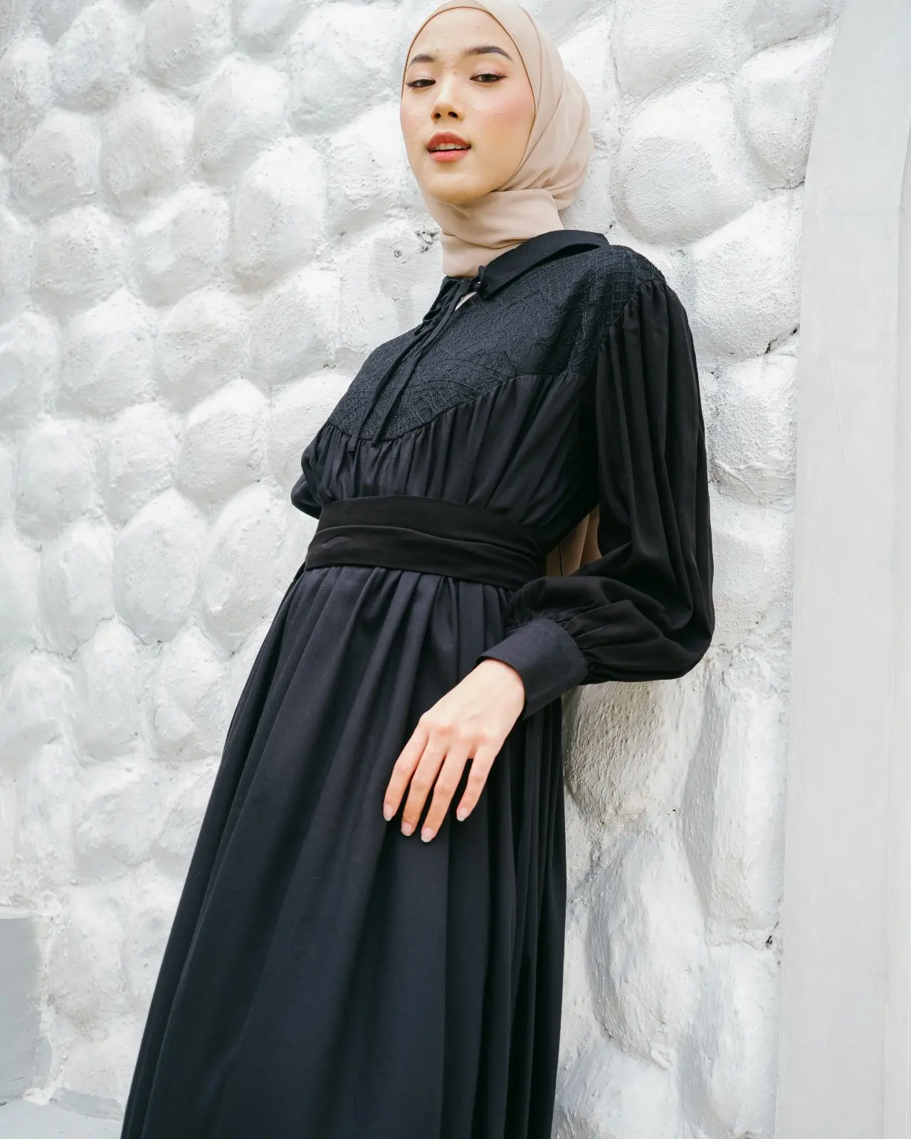 Amoera Maxi Dress Black - Image 2