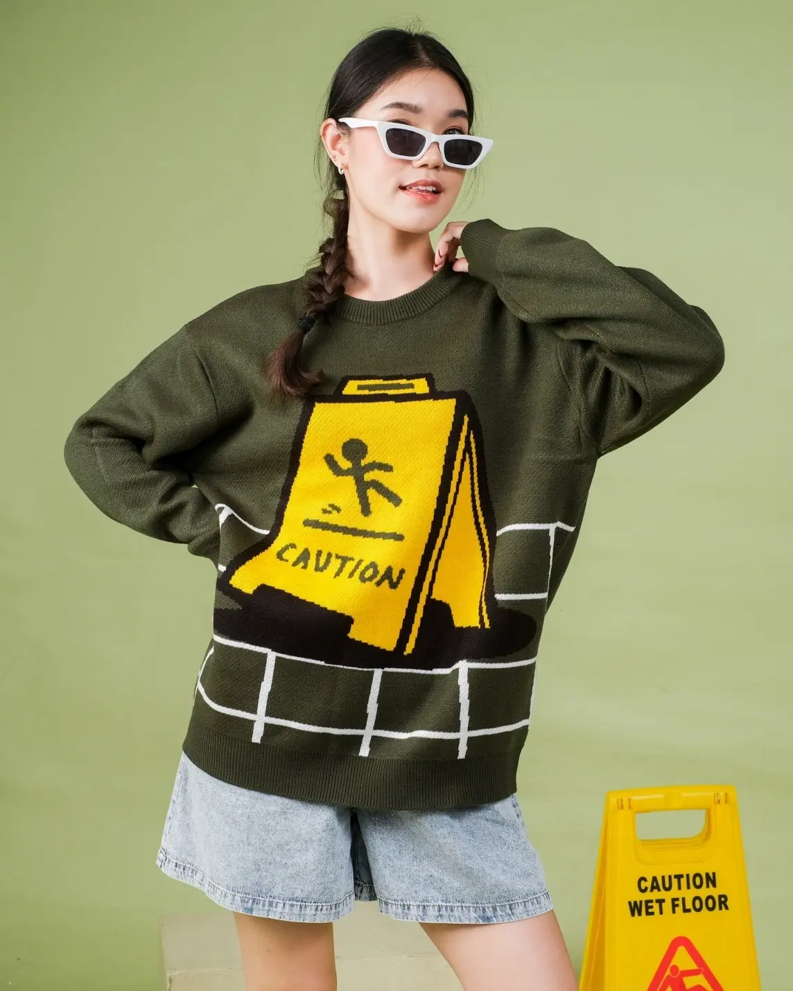 Alternative view of Banana Sweater Army