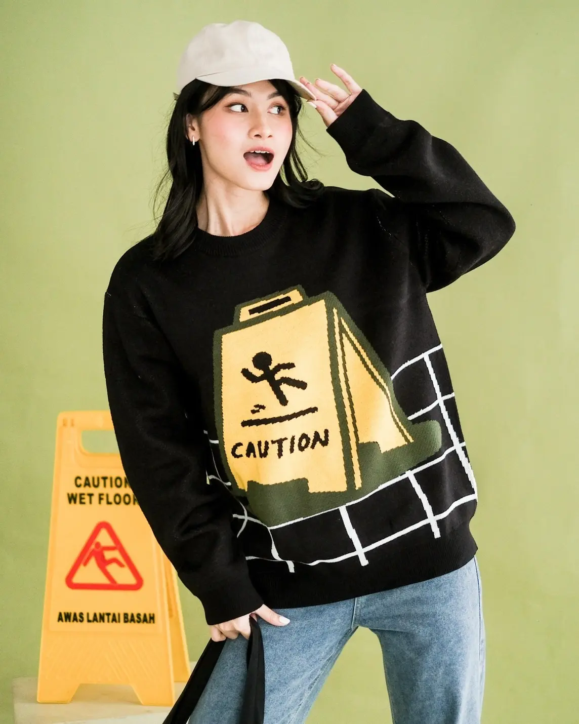 Banana Sweater Black - Image 2