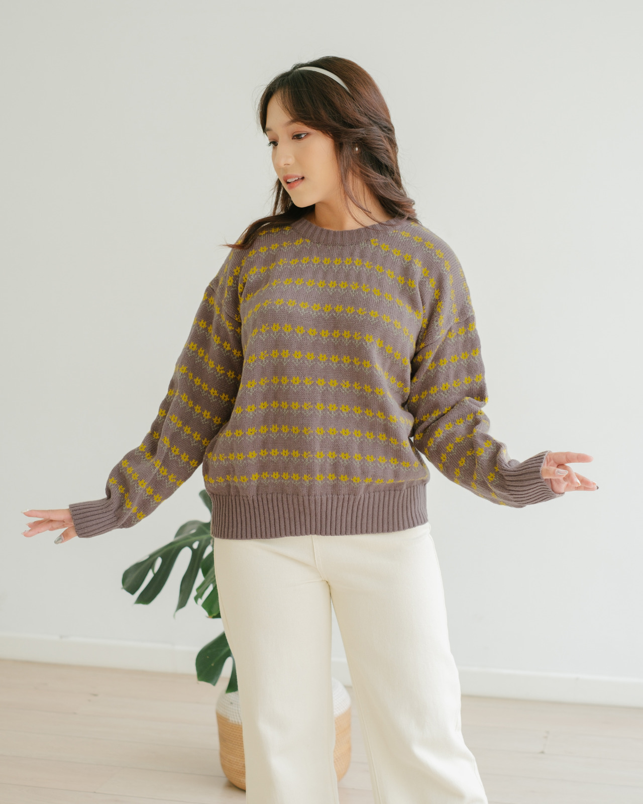 Alternative view of Daisy Sweater Choco