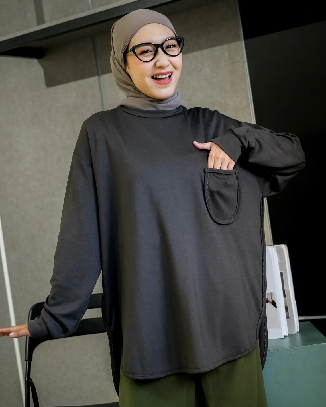 Elisha Longsleeve Kode 4208 Black - Image 2