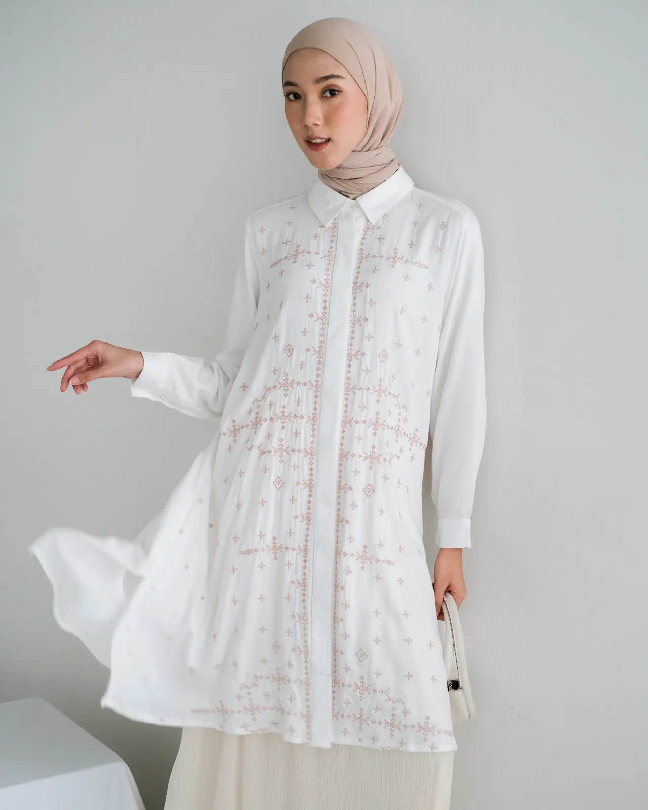 Kinayra Tunic Kode 1301-1 Broken White - Image 3