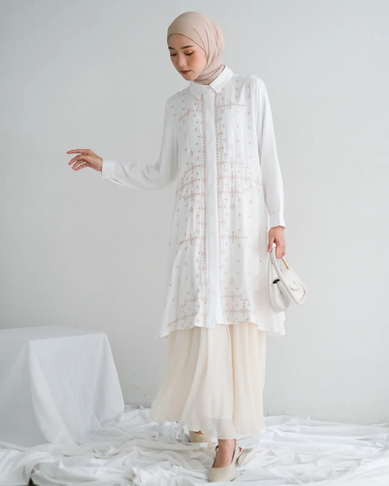 Kinayra Tunic Kode 1301-1 Broken White - Image 2