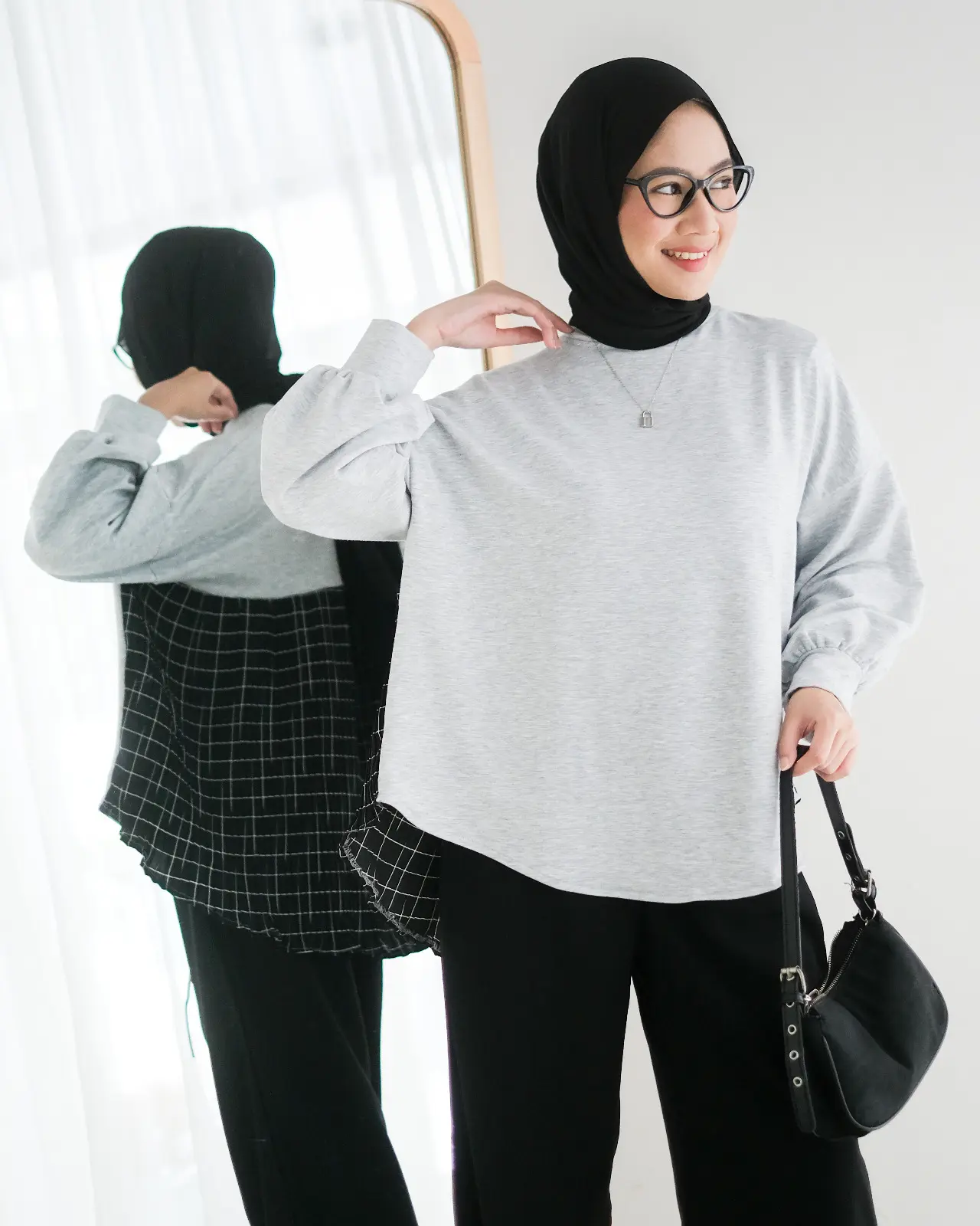 Priyanka Plisket Longsleeve Black