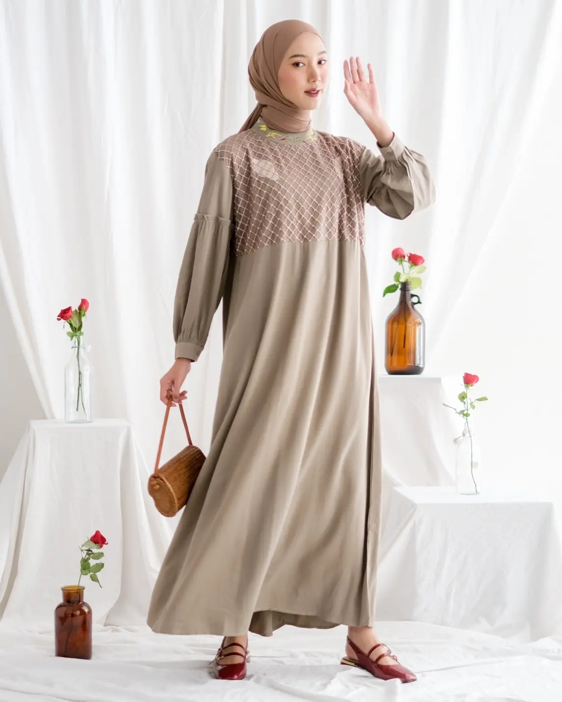 Samira Maxi Dress Khaki - Image 2