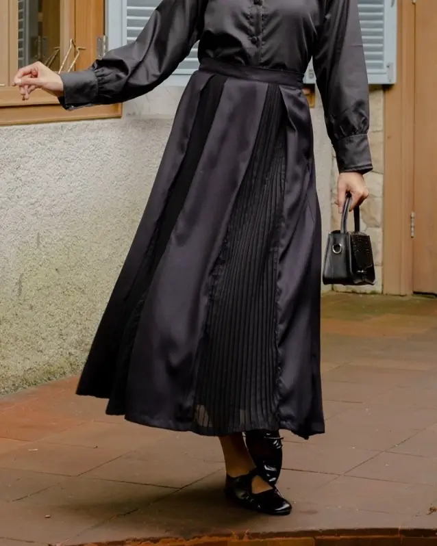 Yoreana Skirt Black