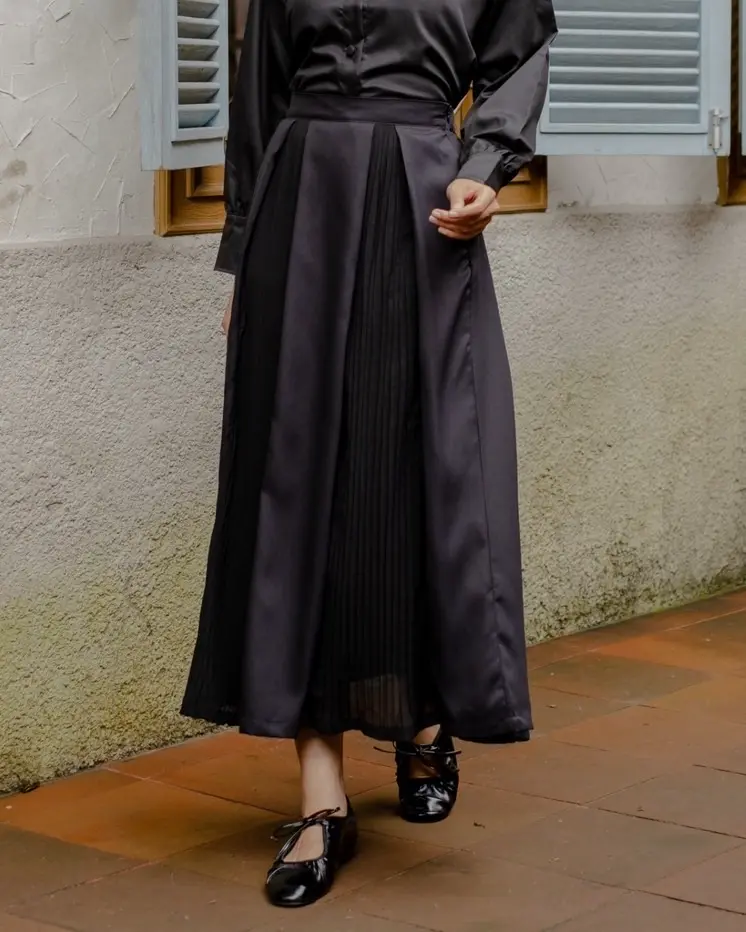 Yoreana Skirt Black - Image 2