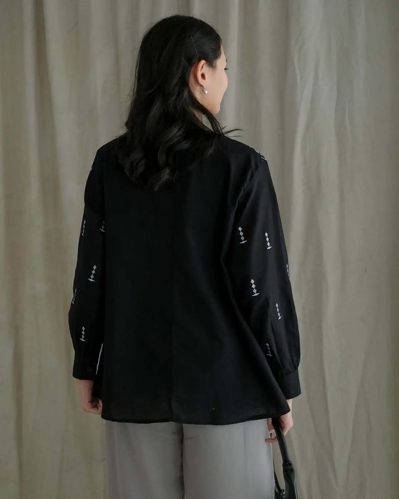 Alyas Longsleeve Black - Image 2