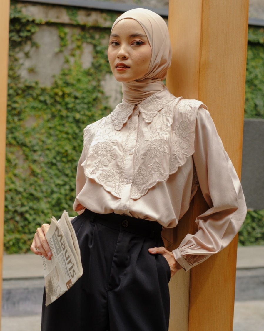 Beverly Shirt Kode 80031.11 Latte - Image 3