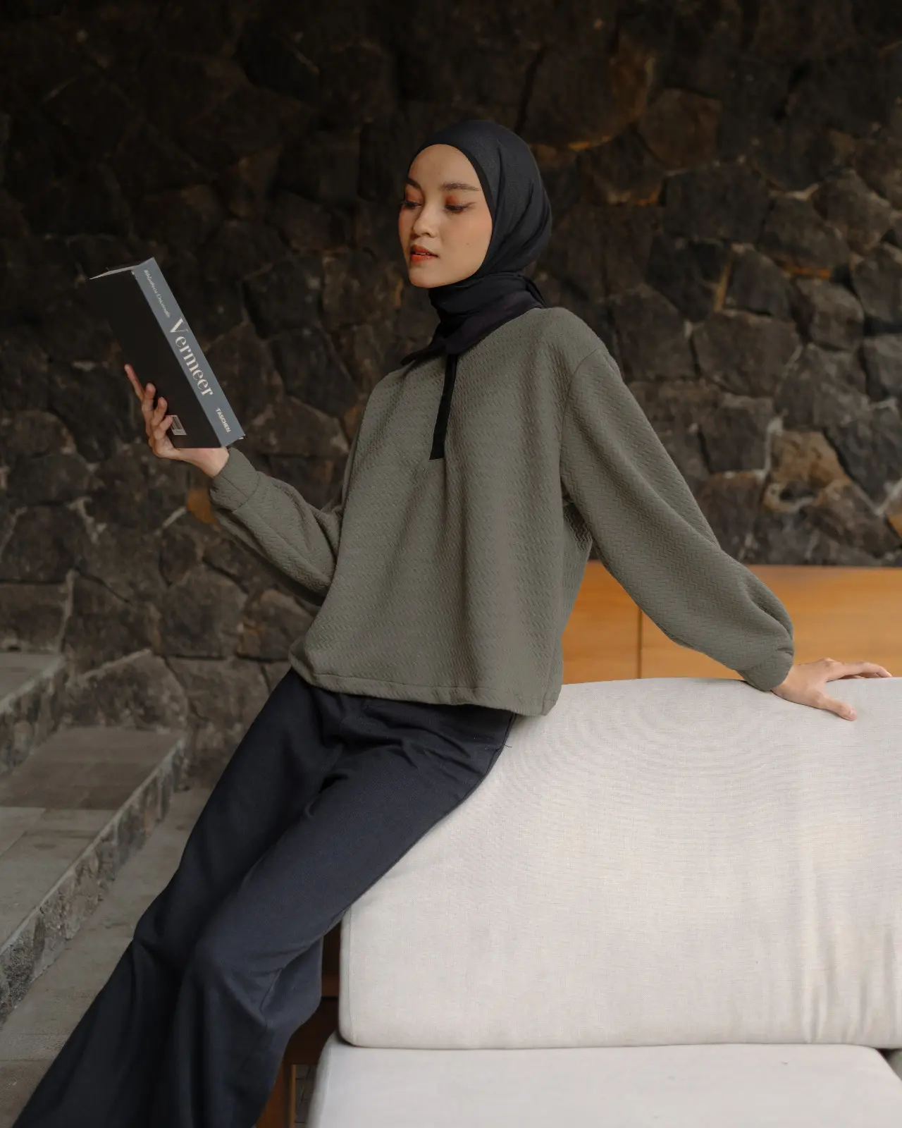 Shalby Sweater Khaki - Image 3