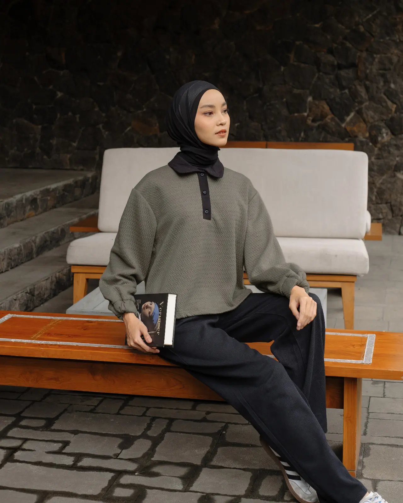 Shalby Sweater Khaki