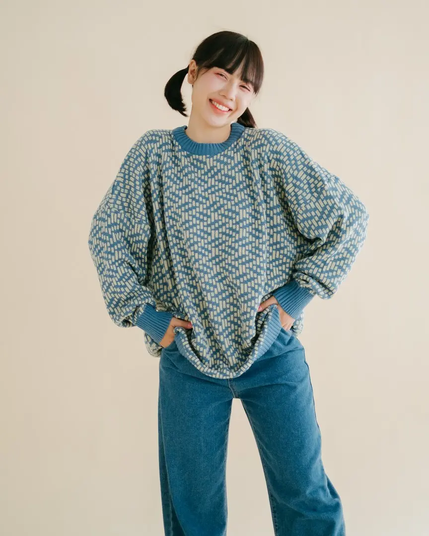 Chaire Sweater Blue - Image 4