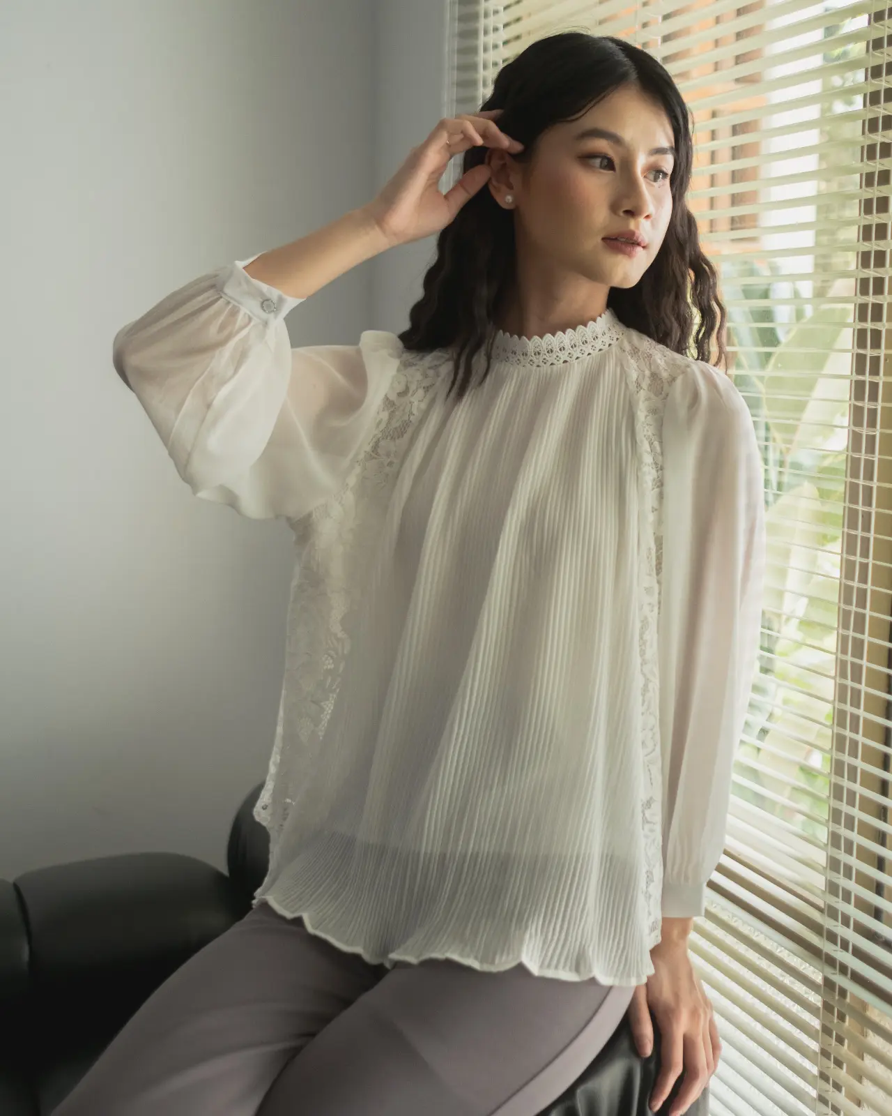 Casie Longsleeve Kode 104 Broken White