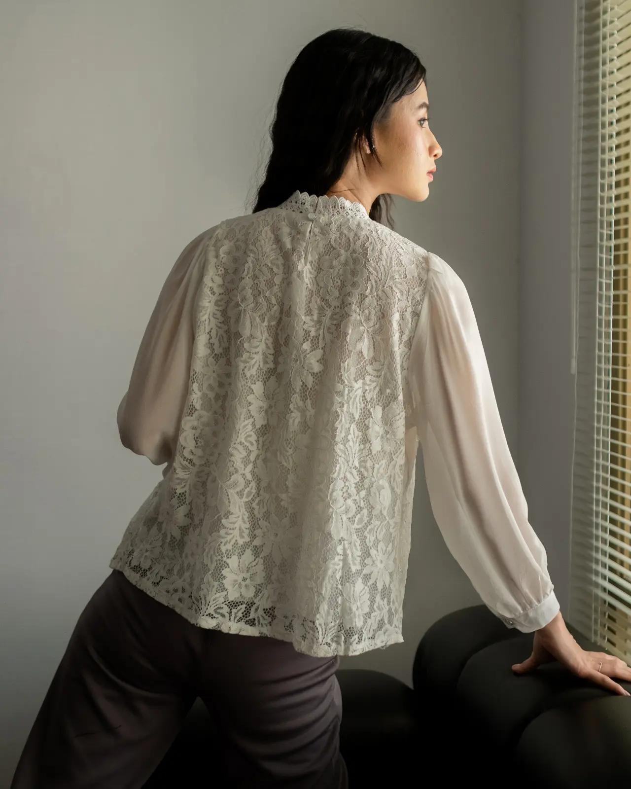 Casie Longsleeve Kode 104 Broken White - Image 3