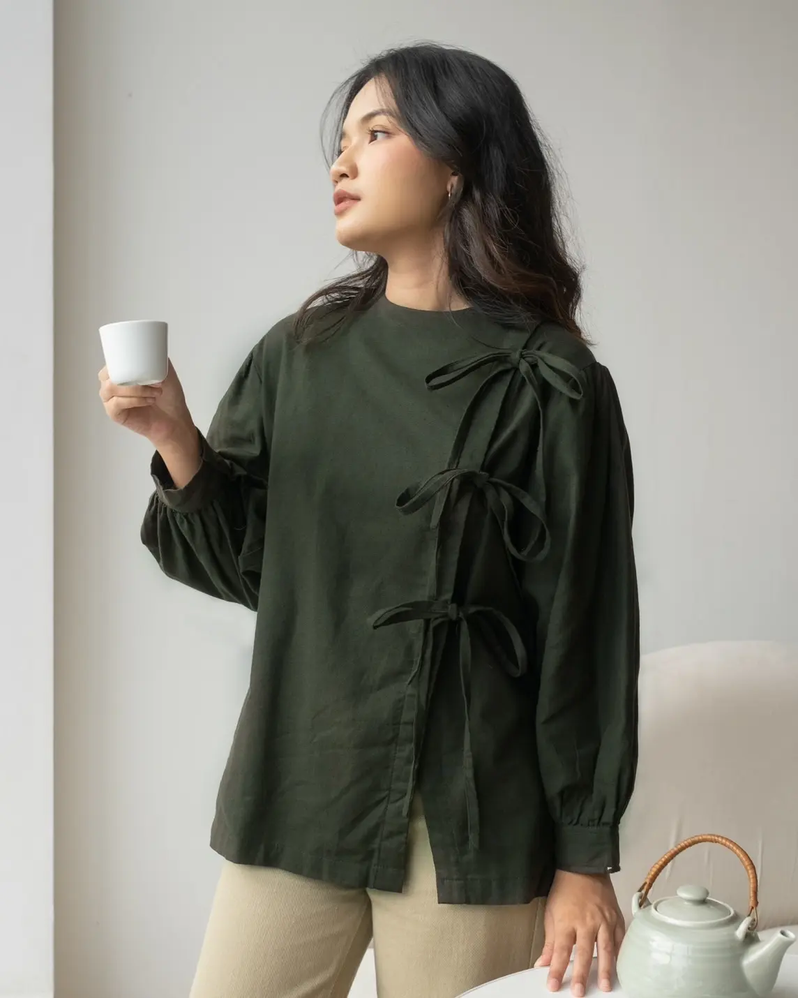 Alternative view of Henza Blouse Army