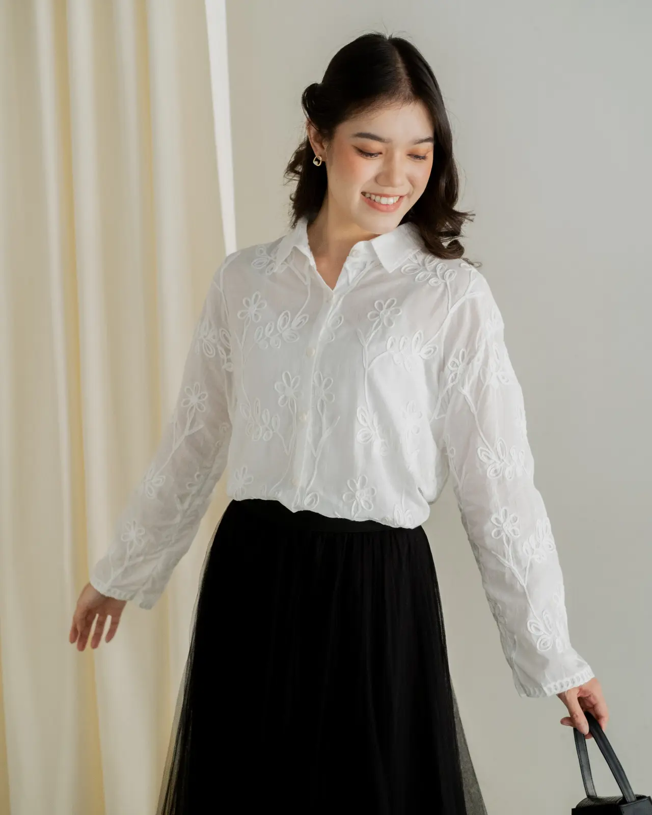 Hilaria Shirt Kode 104 Broken White - Image 2