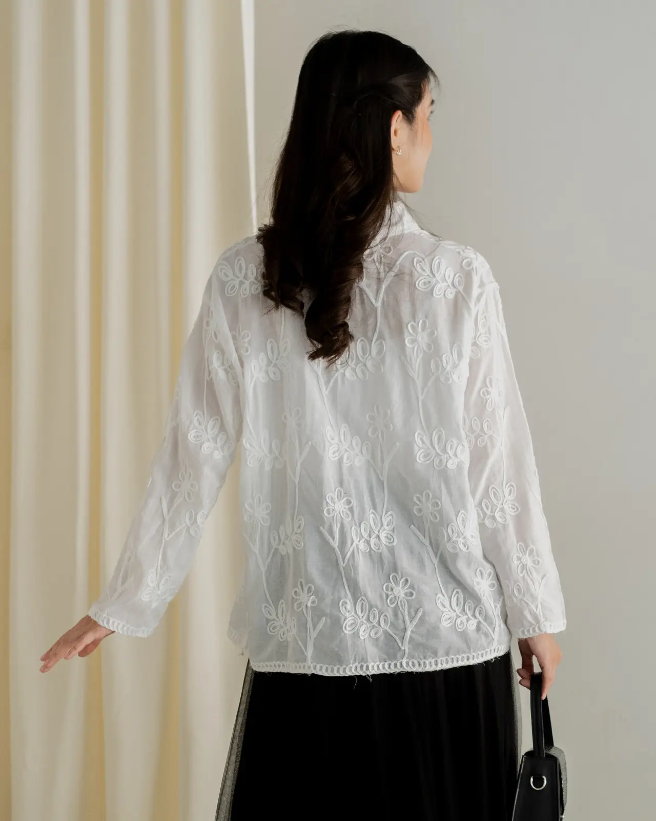 Hilaria Shirt Kode 104 Broken White - Image 3