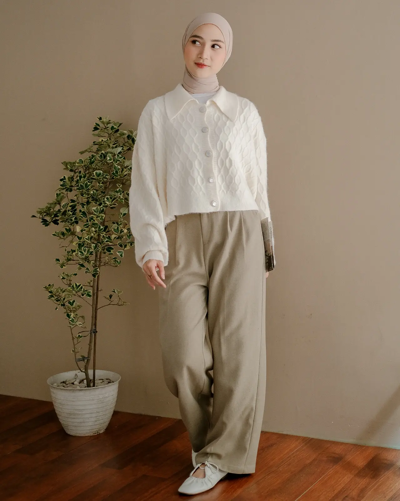 Irelyn Cardigan Ivory - Image 2