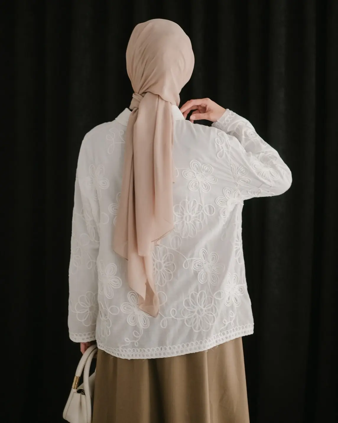 Uriana Shirt Kode 103 Broken White - Image 4