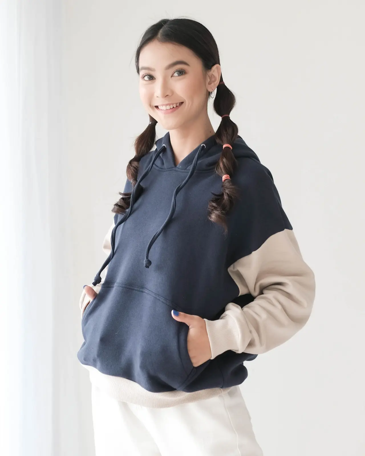 Windira Hoodie Sweater Navy - Image 2