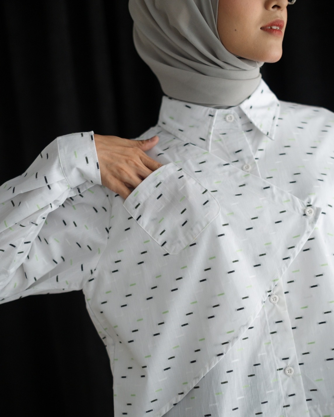 Alternative view of Cretacus Shirt Broken White