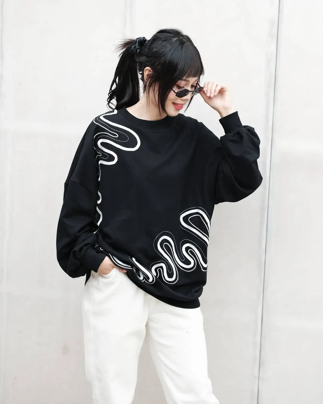 Amplitudo Sweater Black - Image 3