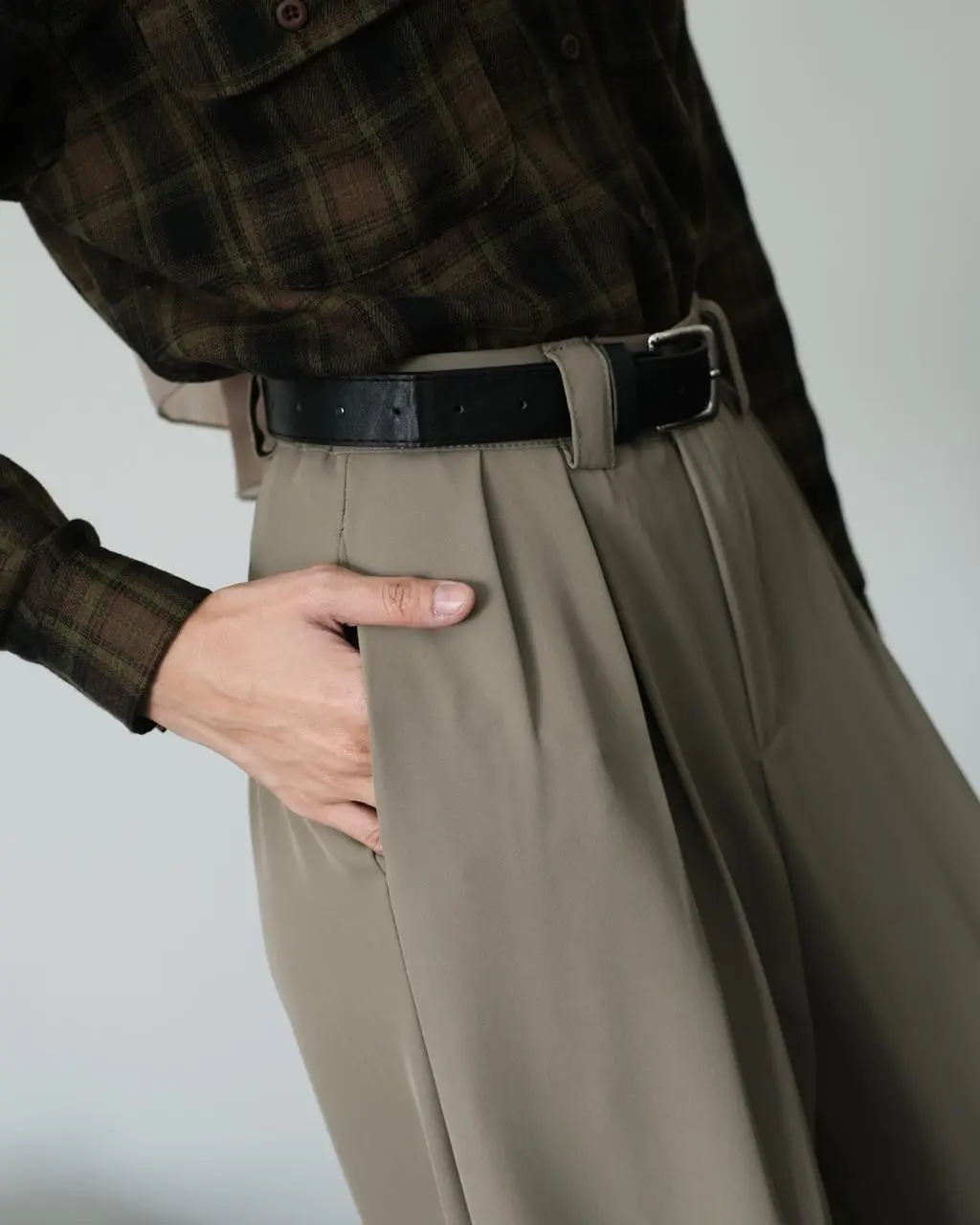 Herly Pants Kode 76 Khaki - Image 3