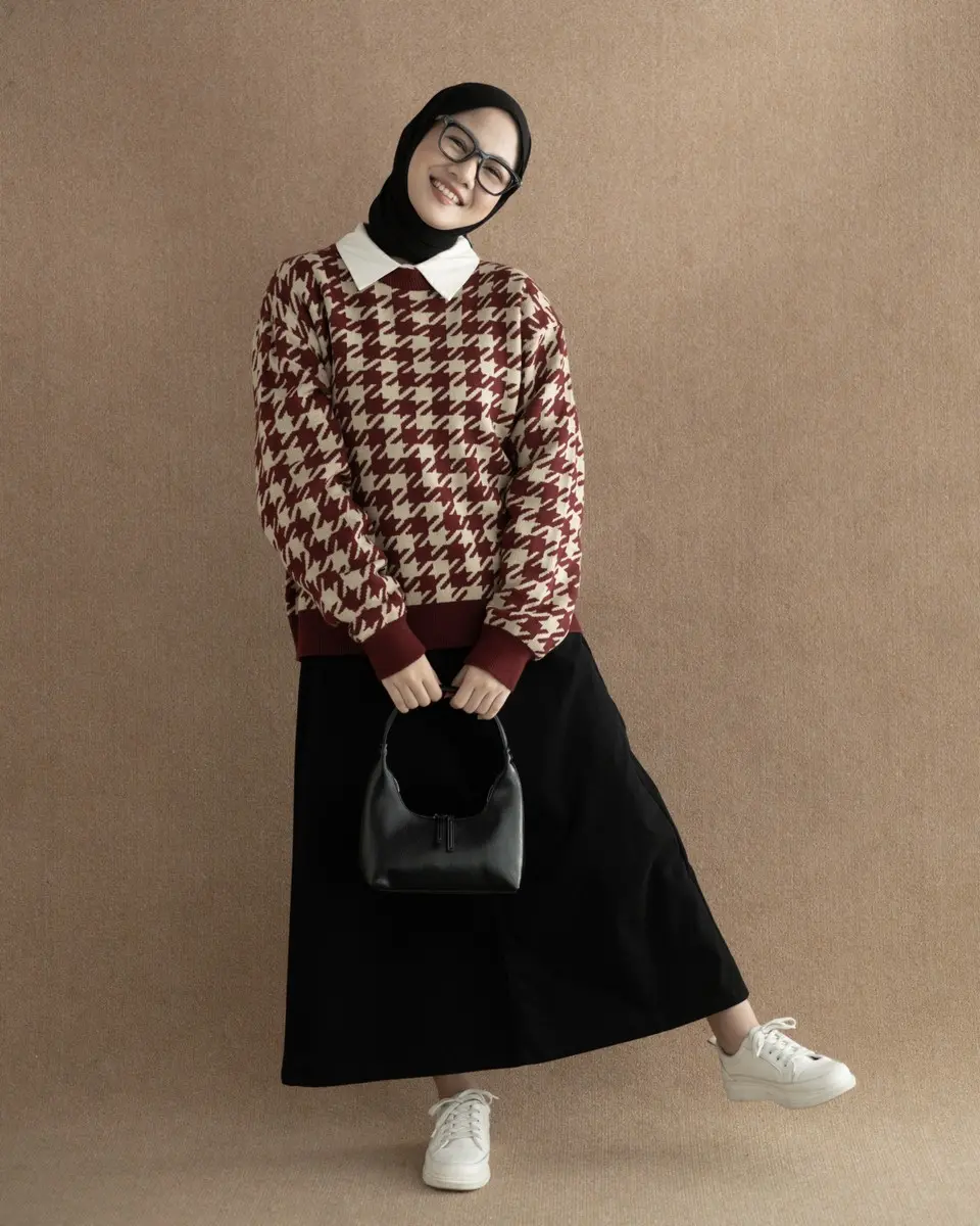 Houndstooth Sweater Maroon - Image 2