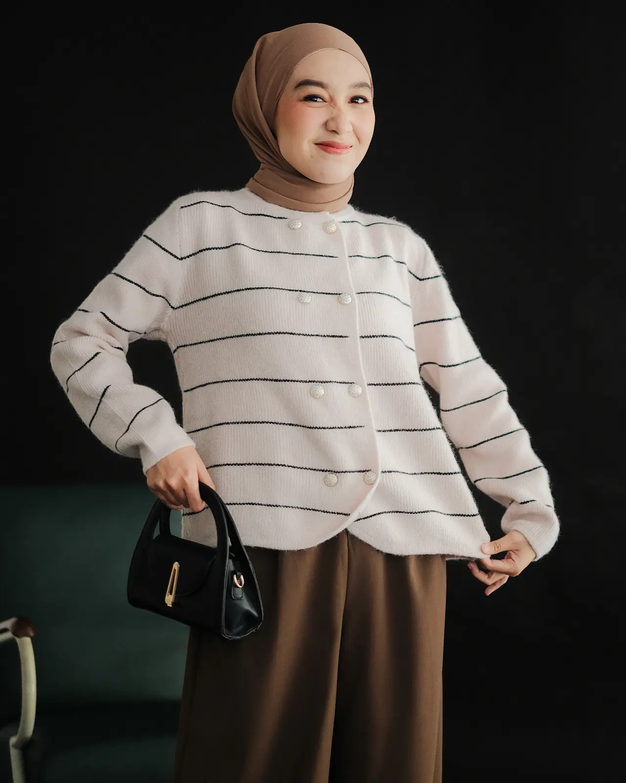Ifadha Stripe Cardi Kode 77 Cream - Image 3