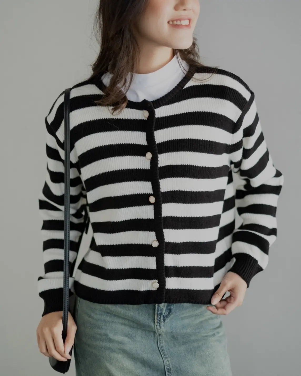 Mayuka Stripe Cardigan Black - Image 2