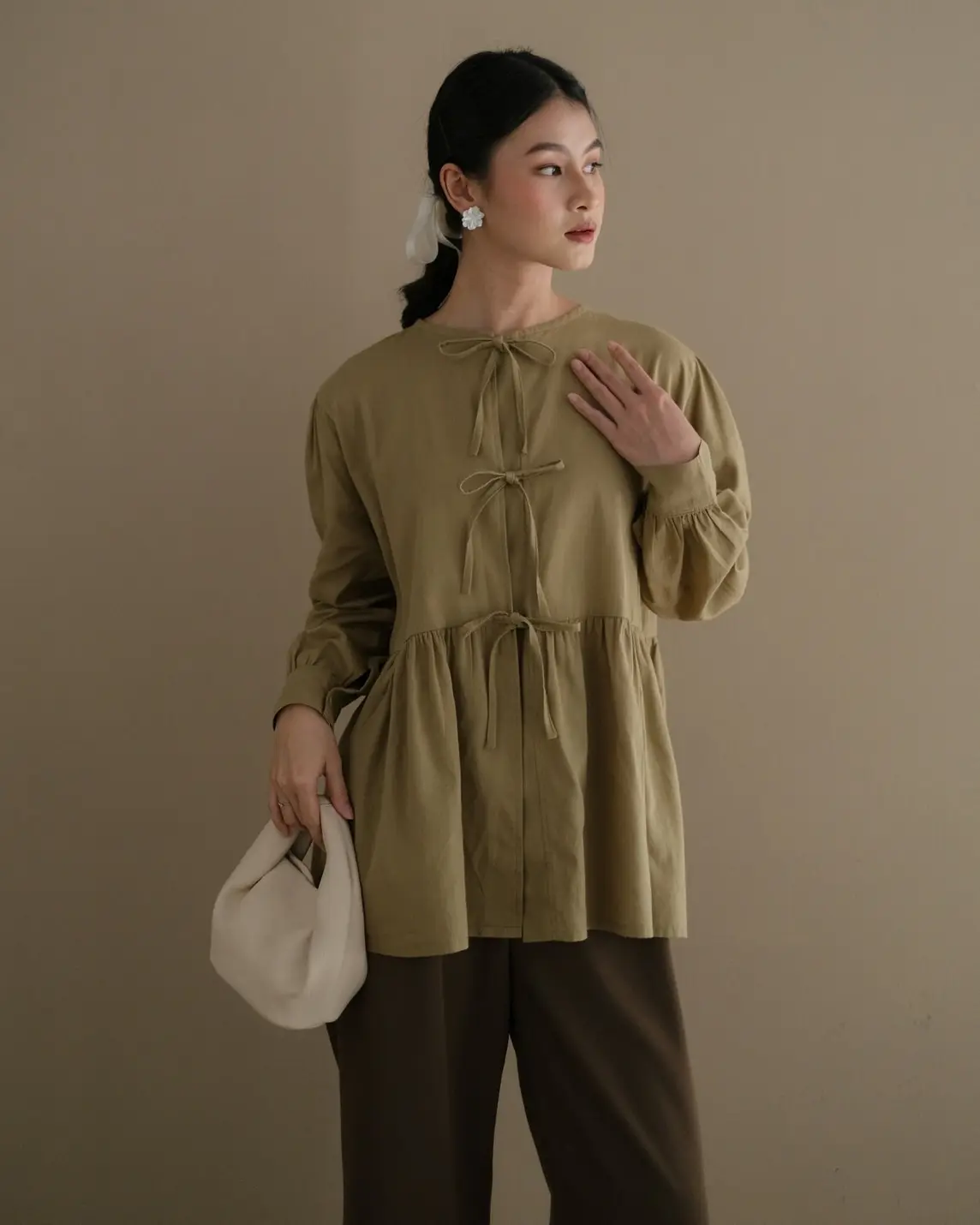 Meisya Blouse Khaki - Image 2