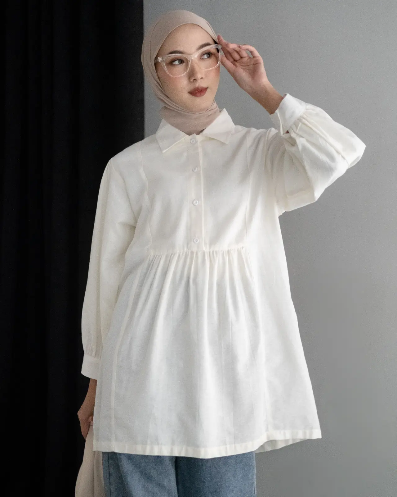 Nisrina Shirt Broken White