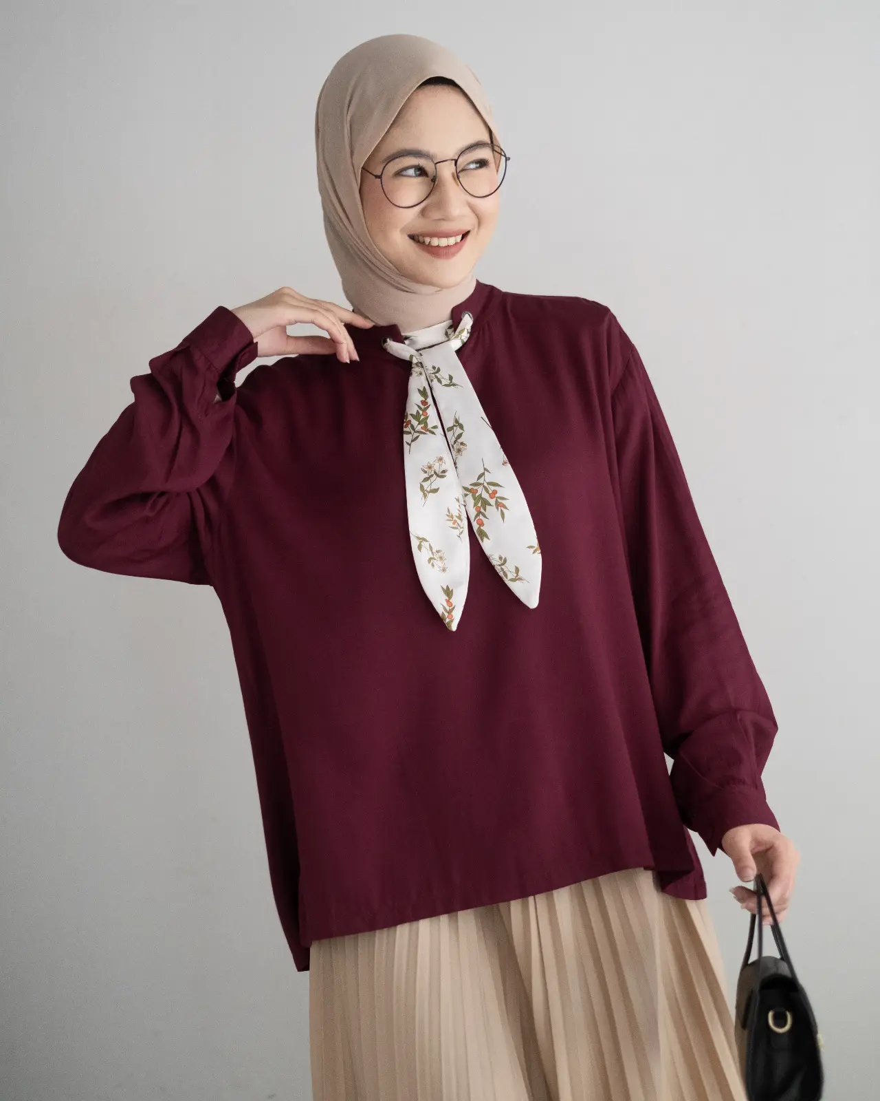 Abigail Blouse Red Cherry