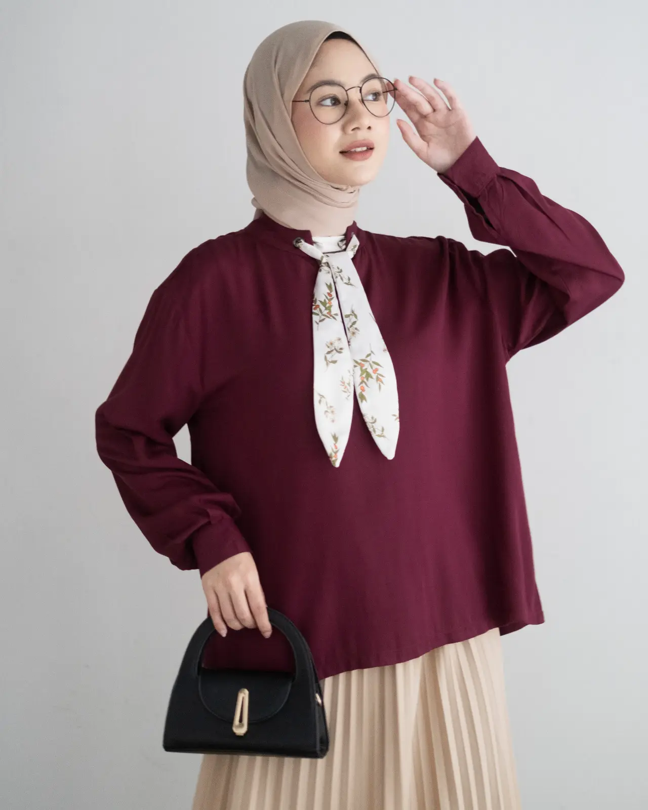 Abigail Blouse Red Cherry - Image 2
