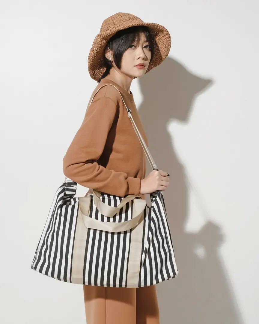 Strippy Bag Black - Image 3
