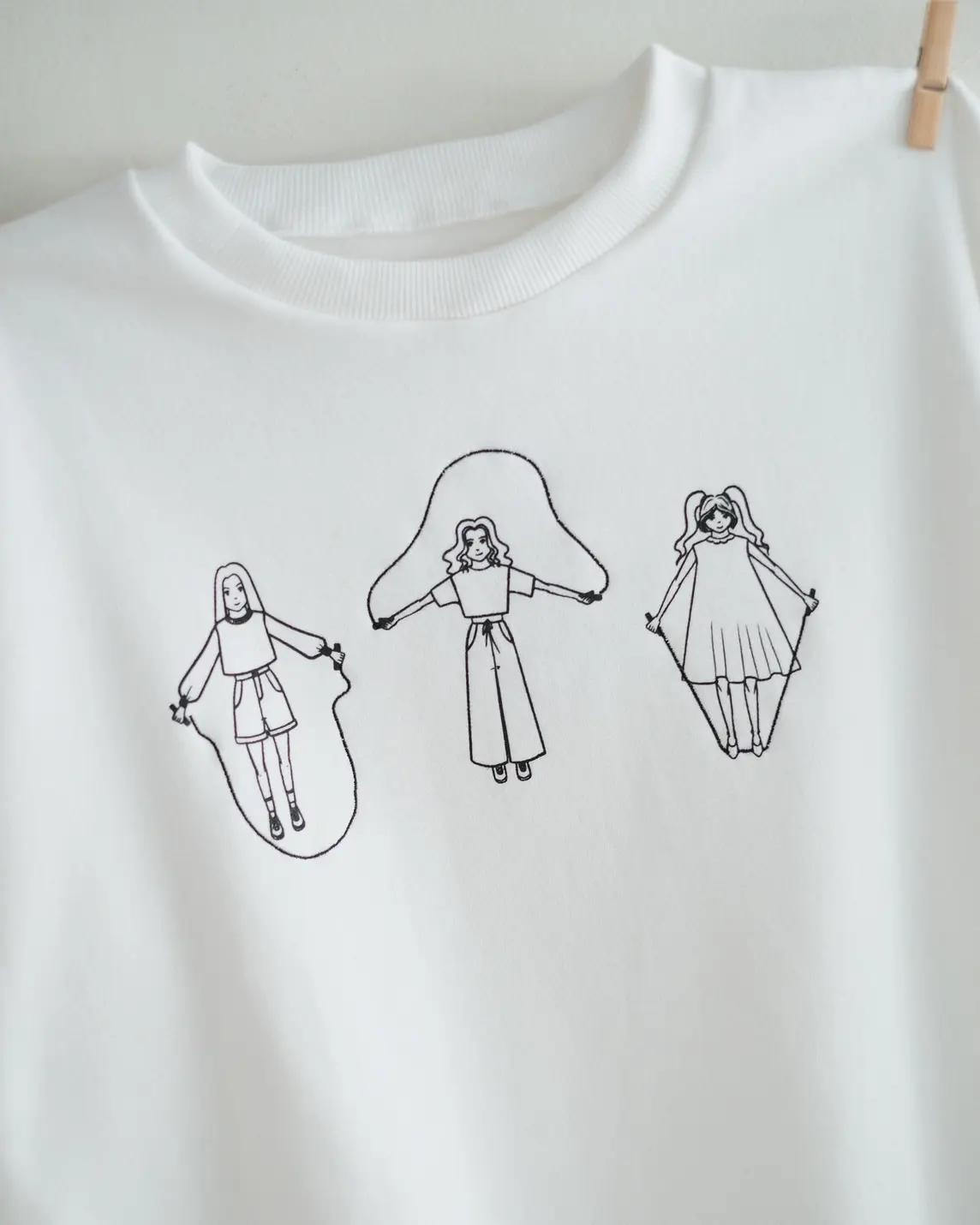 Jump Sweater Broken White - Image 2