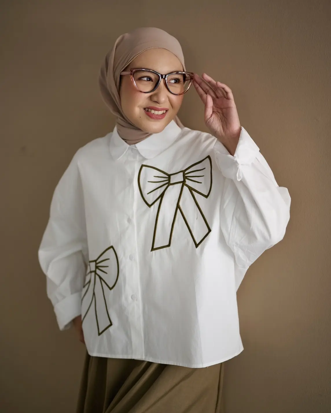 Quinzel Shirt Kode 114A Broken White