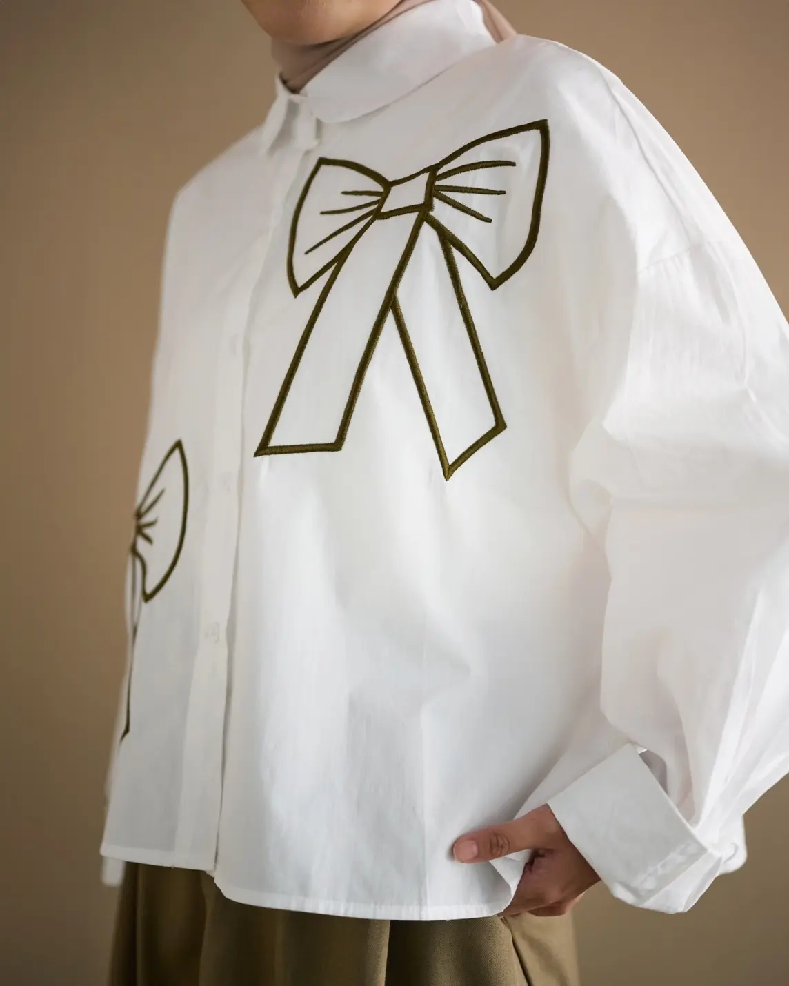 Quinzel Shirt Kode 114A Broken White - Image 2